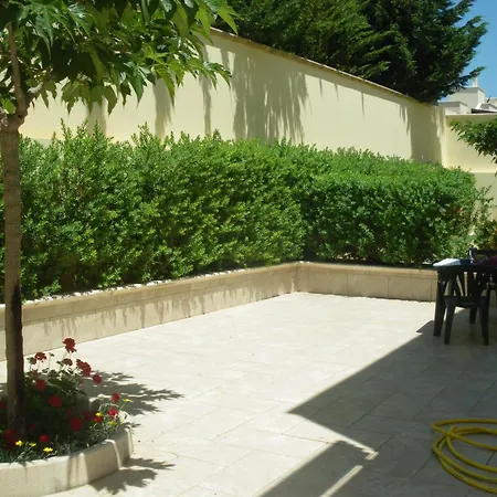 Trilocale Ginevra 3 Apartment Torre Suda